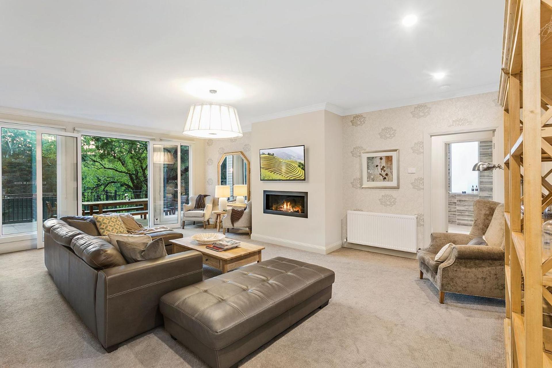 Lakes Edge Holiday home *